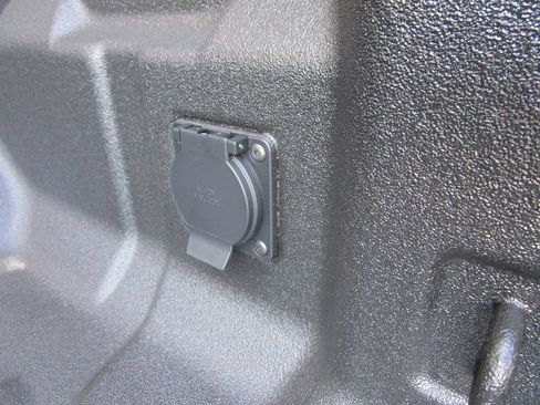 New 2026 GMC Canyon Elevation w/ Convenience Package RWD image 41