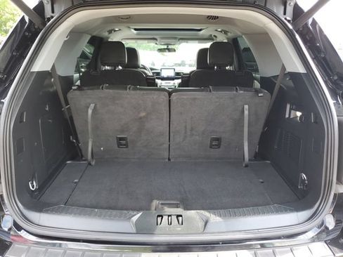 Used 2023 Ford Explorer XLT w/ Equipment Group 202A AWD/4WD image 9