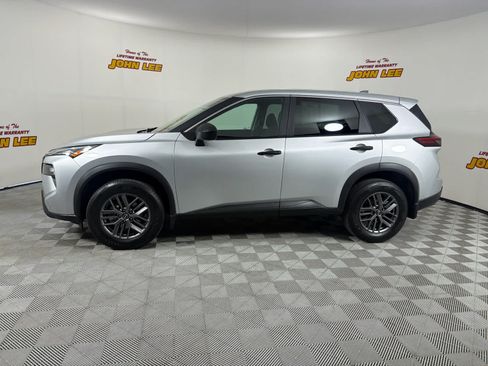 Certified 2025 Nissan Rogue S FWD image 2