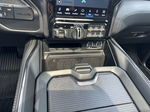 Used 2024 RAM 3500 Limited AWD/4WD image 16