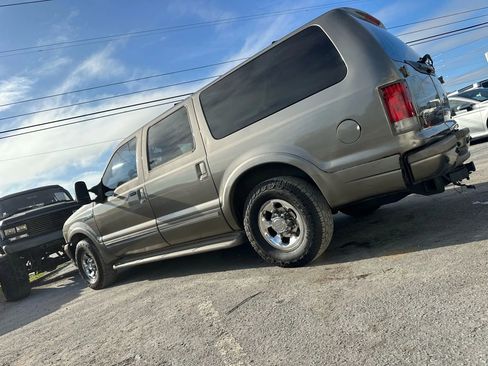 Used 2003 Ford Excursion Limited image 3