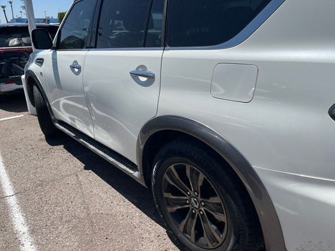 Used 2017 Nissan Armada Platinum w/ Interior Lighting Package AWD/4WD image 3