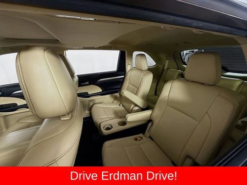 Used 2019 Toyota Highlander XLE FWD image 8