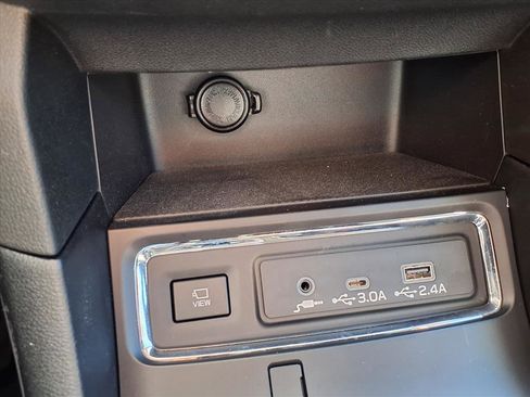 Used 2025 Subaru Ascent Limited image 8