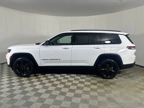 Used 2024 Jeep Grand Cherokee L Altitude AWD/4WD image 4