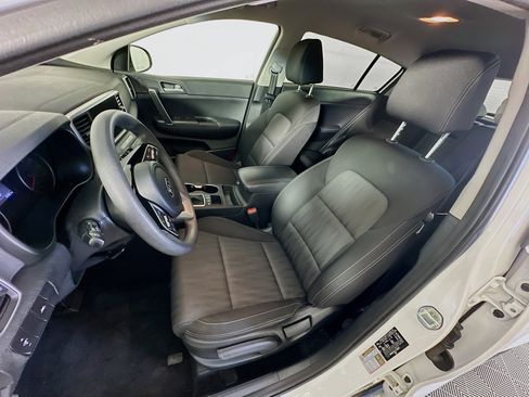 Used 2020 Kia Sportage LX AWD/4WD image 13