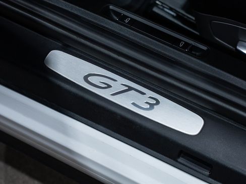 Used 2016 Porsche 911 GT3 RWD image 26