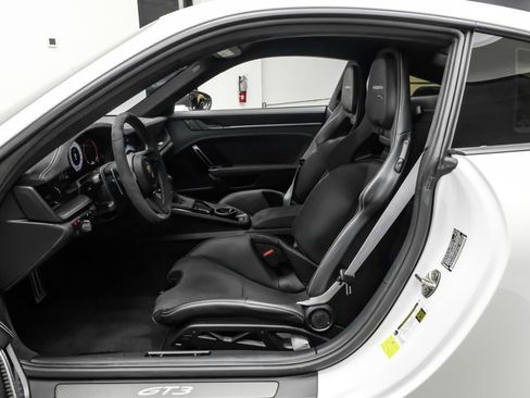 Used 2026 Porsche 911 GT3 w/ Weissach Package RWD image 8