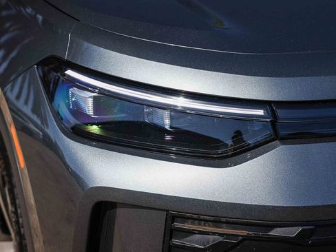 New 2026 Volkswagen Tiguan SE image 14