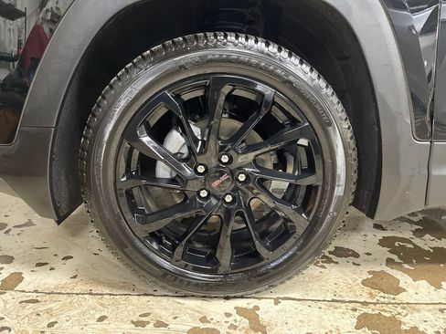 Used 2023 GMC Terrain SLT w/ Elevation Edition AWD/4WD image 11