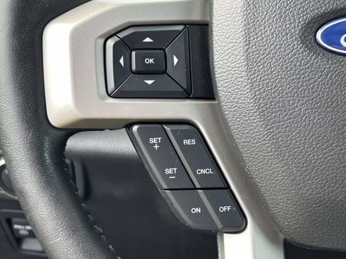 Used 2018 Ford F150 Lariat w/ Equipment Group 502A Luxury AWD/4WD image 22