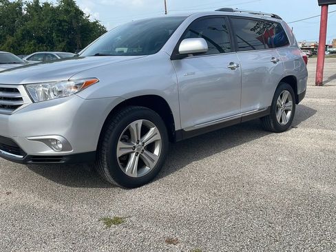Used 2012 Toyota Highlander Limited FWD image 7