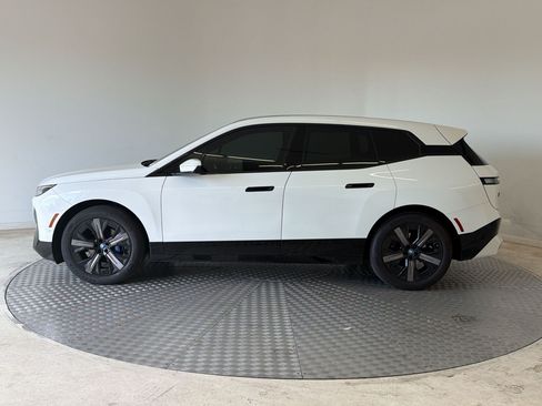 Used 2024 BMW iX xDrive50 w/ Premium Package AWD/4WD image 2
