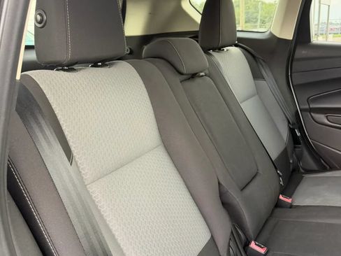 Used 2017 Ford Escape SE FWD image 7