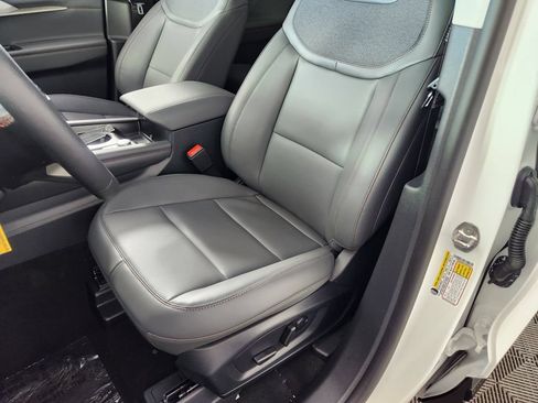 New 2026 Ford Explorer Active w/ Active Comfort Package AWD/4WD image 12