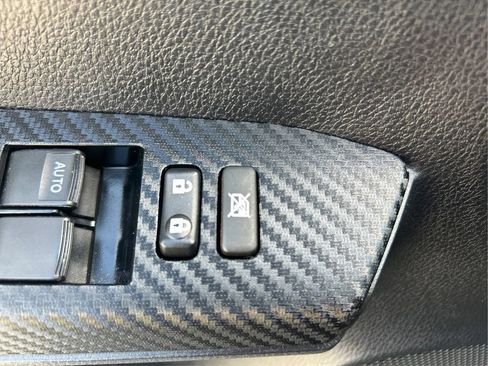 Used 2013 Toyota RAV4 XLE AWD/4WD image 48