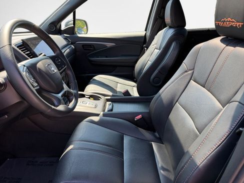 Used 2022 Honda Pilot TrailSport image 12
