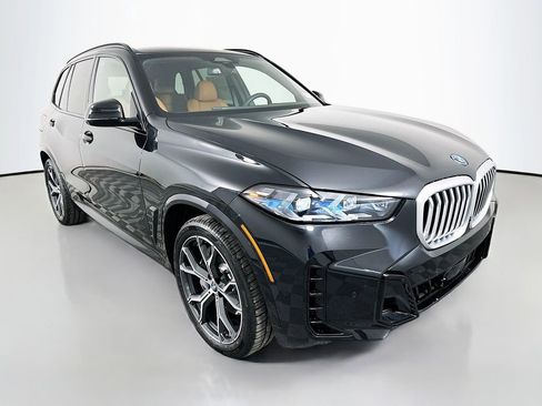 New 2026 BMW X5 xDrive50e image 3