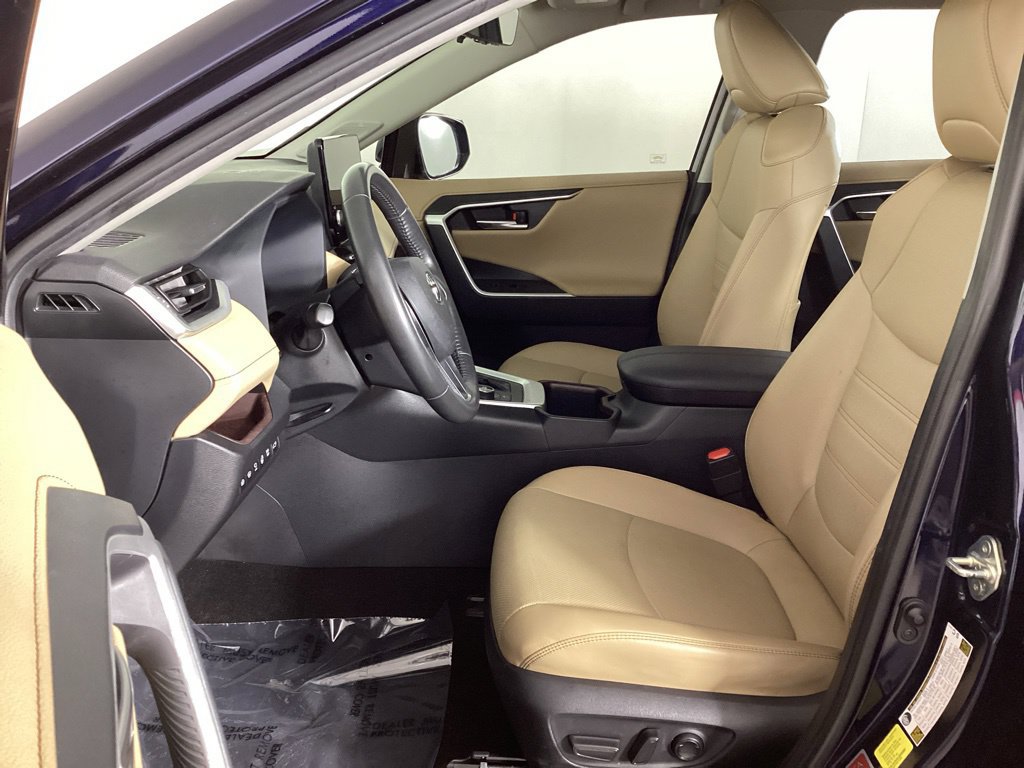 Used 2024 Toyota RAV4 Limited w/ Advanced Technology Package AWD/4WD image 10