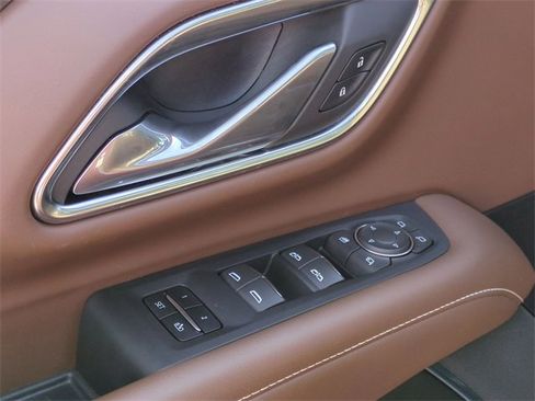 Used 2023 Chevrolet Tahoe High Country w/ Premium Package image 13