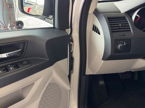 Used 2009 Dodge Grand Caravan SE w/ Climate Group FWD image 21