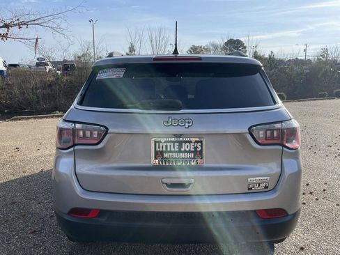 Used 2019 Jeep Compass Latitude image 6