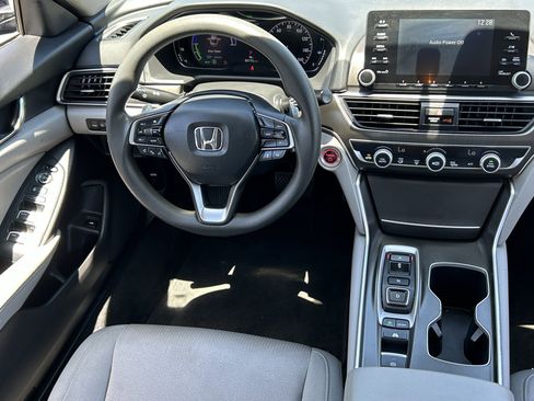 Used 2020 Honda Accord Hybrid image 12
