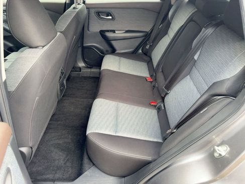 Used 2023 Nissan Rogue SV image 15