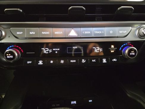 Used 2024 Kia Telluride LX AWD/4WD image 17