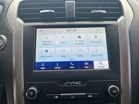 Used 2020 Ford Fusion SE FWD image 24