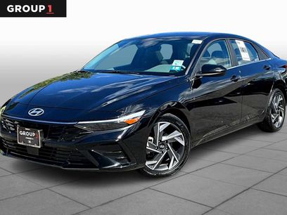 Used 2024 Hyundai Elantra SEL w/ Convenience Package