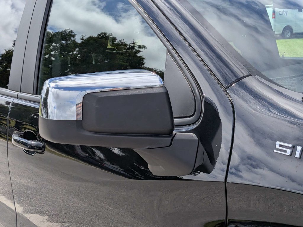 Used 2025 Chevrolet Silverado 1500 LT RWD image 11