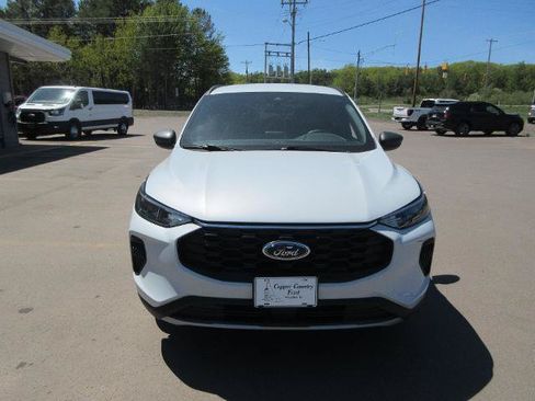 Certified 2025 Ford Escape ST-Line AWD/4WD image 3