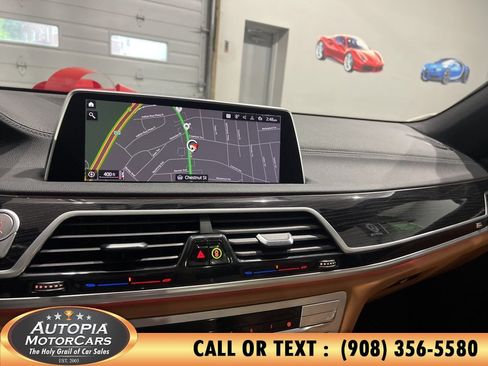 Used 2022 BMW 740i w/ M Sport Package RWD image 38