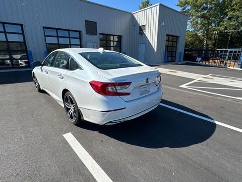 Used 2022 Honda Accord Touring image 6