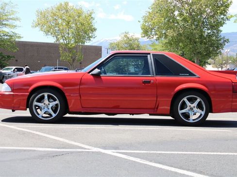 Used 1990 Ford Mustang GT RWD image 18