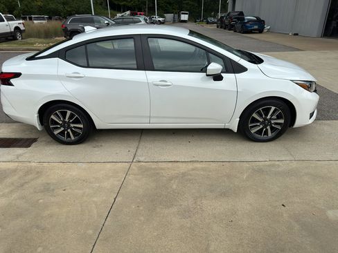 New 2025 Nissan Versa SV w/ Trunk Package image 2