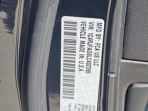 Used 2020 Jeep Grand Cherokee Altitude AWD/4WD image 23