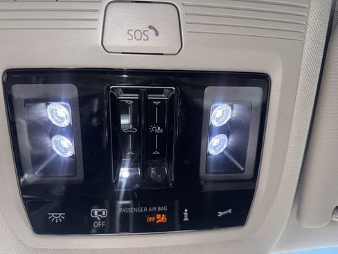Used 2024 Volkswagen Atlas SEL Premium R-Line AWD/4WD image 27