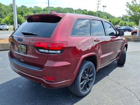 Used 2022 Jeep Grand Cherokee Laredo X AWD/4WD image 25