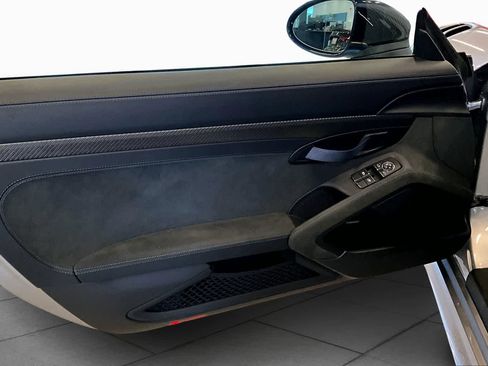 Used 2025 Porsche 718 Cayman GT4 RS RWD image 21