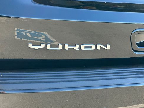 Used 2023 GMC Yukon SLT image 34
