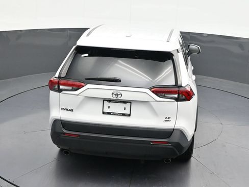 Used 2022 Toyota RAV4 LE AWD/4WD image 19