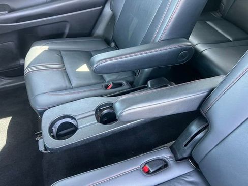 Used 2019 Toyota Highlander SE AWD/4WD image 20