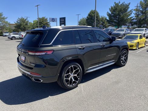 Used 2023 Jeep Grand Cherokee Summit AWD/4WD image 59