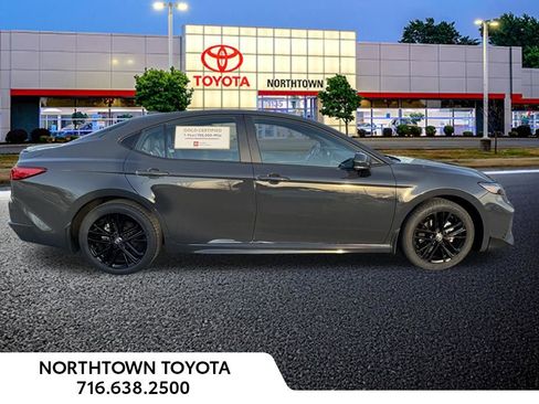 Used 2025 Toyota Camry SE w/ Convenience Package image 36