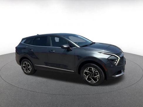 Used 2024 Kia Sportage LX AWD/4WD image 2