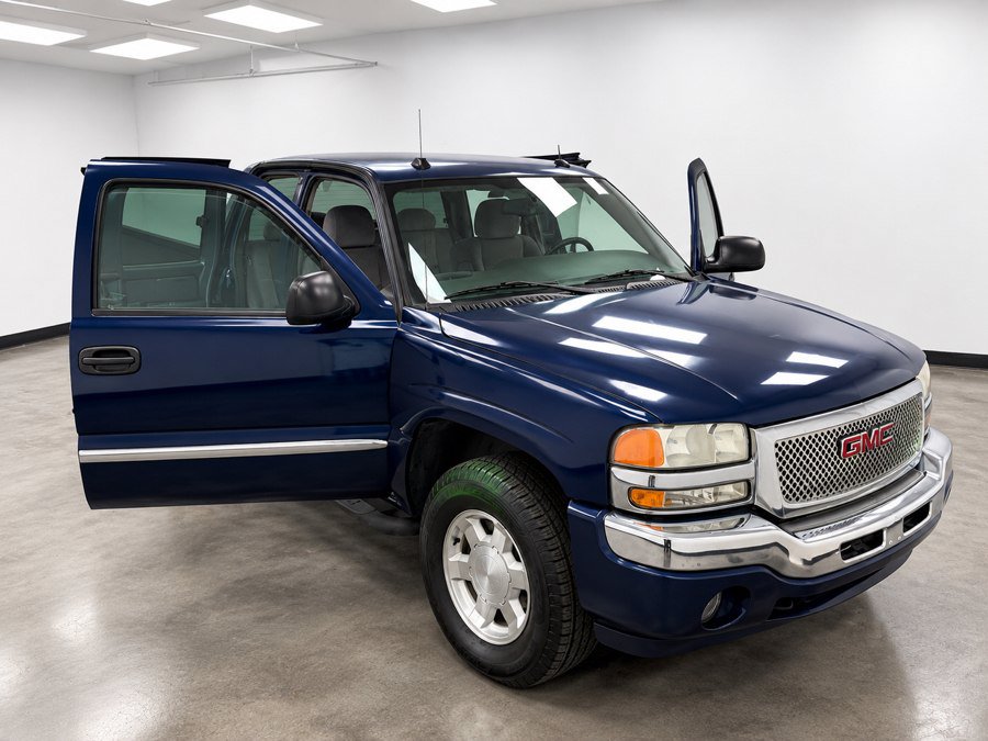 Used 2005 GMC Sierra 1500 SLE w/ Safe And Sound Package AWD/4WD image 17
