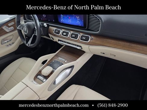 Certified 2025 Mercedes-Benz GLS 450 4MATIC image 32