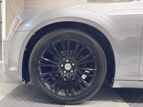 Used 2013 Chrysler 300 S RWD image 12